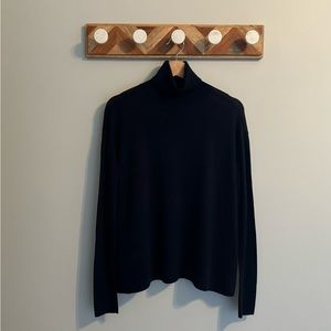Everlane dark navy merino wool turtleneck sweater, size M